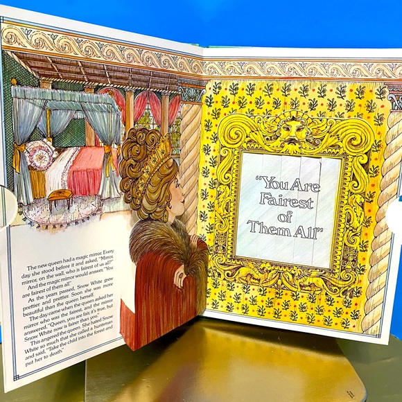 SNOW WHITE AND THE SEVEN DWARFS HARDCOVER COLORFUL POP UP BOOK VTG 90’s - Picture 4 of 16